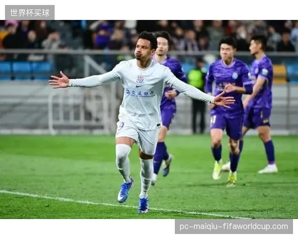 上海申花进攻火力全开，拉斐尔·拉唐凭借10粒进球成斯卢茨基关键棋子。
